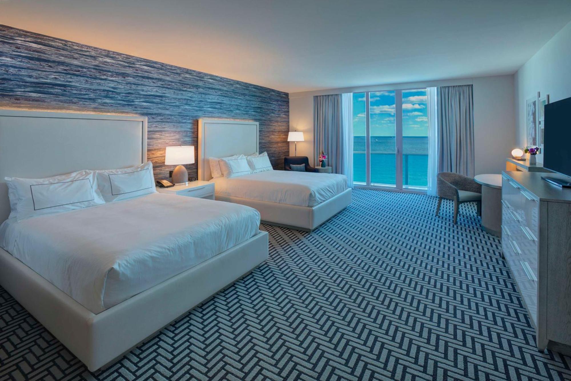 Queen Room with Two Queen Beds and Balcony - Oceanfront,1509855010:JPEG